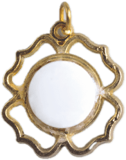 Vyšívaný přívěsek s fotografií na porcelánu